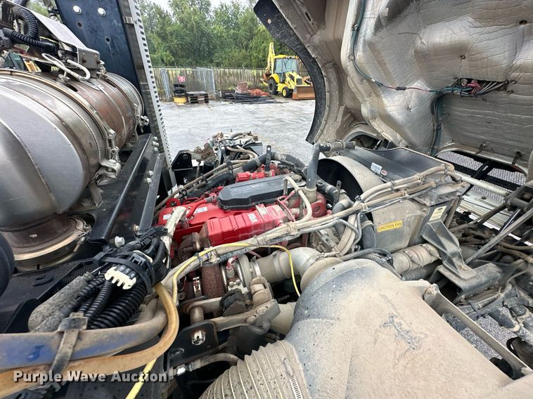 image for item EK0038 2016 AutoCar ACMD XPERT street sweeper truck