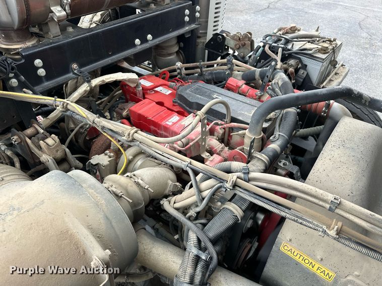 image for item EK0038 2016 AutoCar ACMD XPERT street sweeper truck