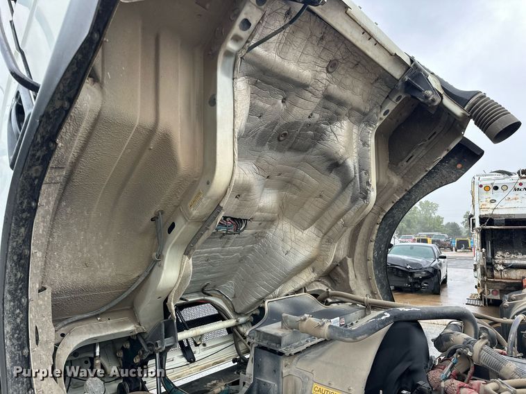 image for item EK0038 2016 AutoCar ACMD XPERT street sweeper truck