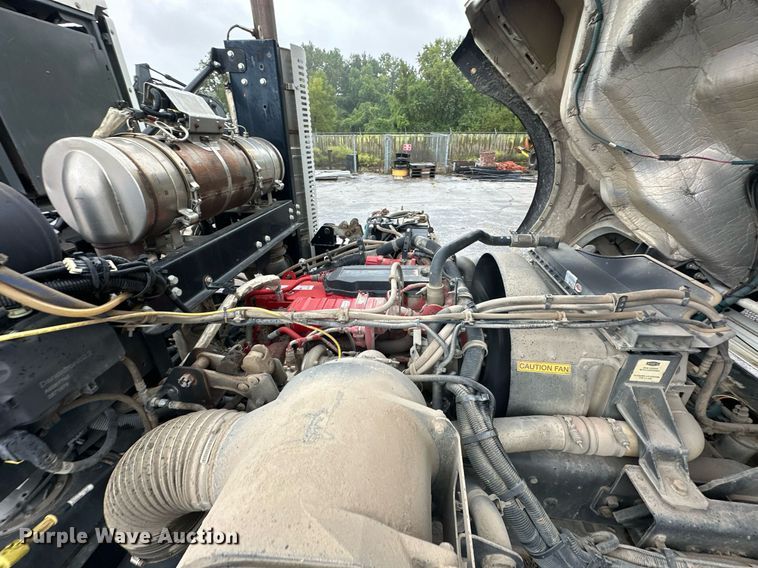 image for item EK0038 2016 AutoCar ACMD XPERT street sweeper truck