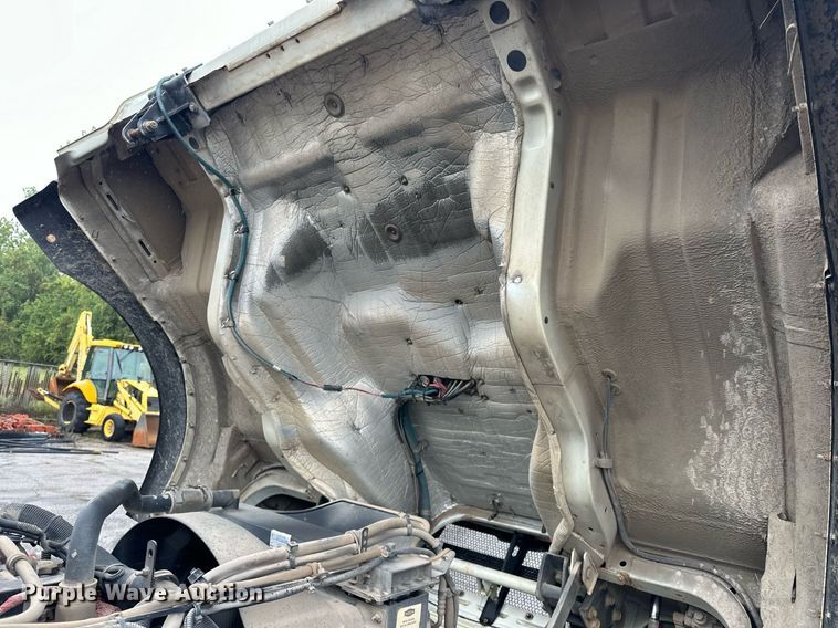 image for item EK0038 2016 AutoCar ACMD XPERT street sweeper truck