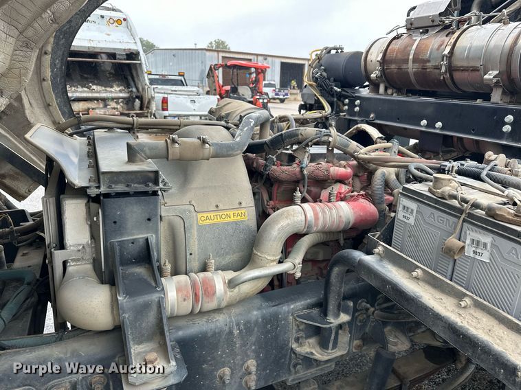 image for item EK0038 2016 AutoCar ACMD XPERT street sweeper truck