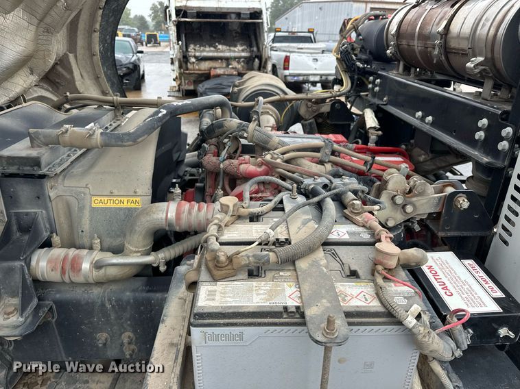 image for item EK0038 2016 AutoCar ACMD XPERT street sweeper truck