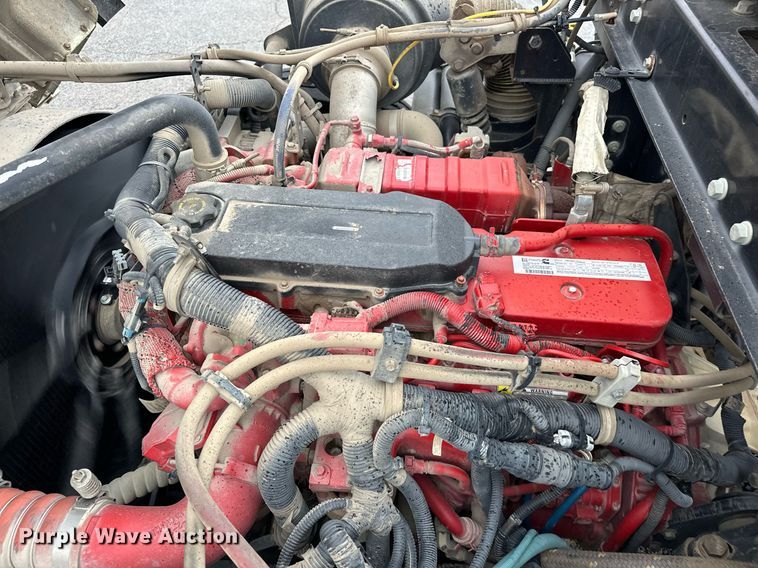 image for item EK0038 2016 AutoCar ACMD XPERT street sweeper truck