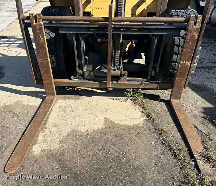 image for item EK0042 Caterpillar R80 forklift