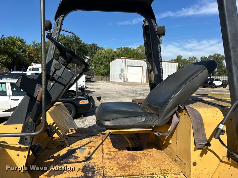 image for item EK0042 Caterpillar R80 forklift