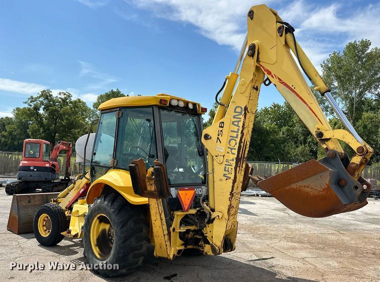 image for item EK0044 2004 New Holland LB75B backhoe