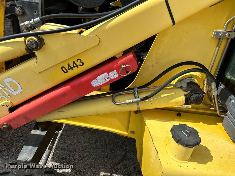 image for item EK0044 2004 New Holland LB75B backhoe