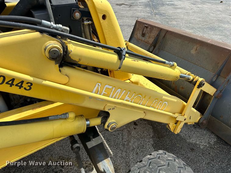 image for item EK0044 2004 New Holland LB75B backhoe