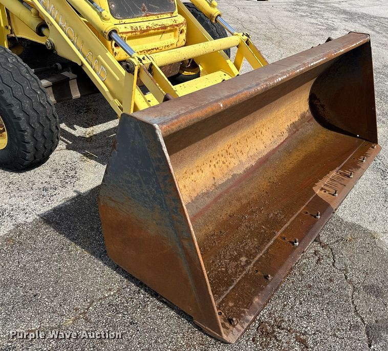image for item EK0044 2004 New Holland LB75B backhoe
