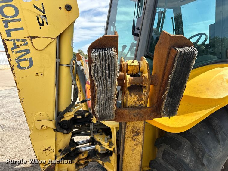 image for item EK0044 2004 New Holland LB75B backhoe