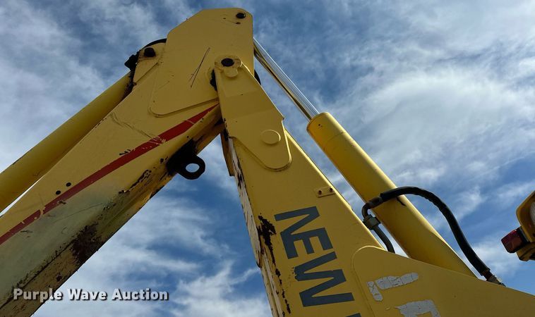 image for item EK0044 2004 New Holland LB75B backhoe