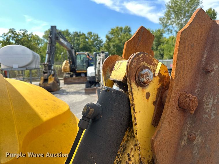 image for item EK0044 2004 New Holland LB75B backhoe