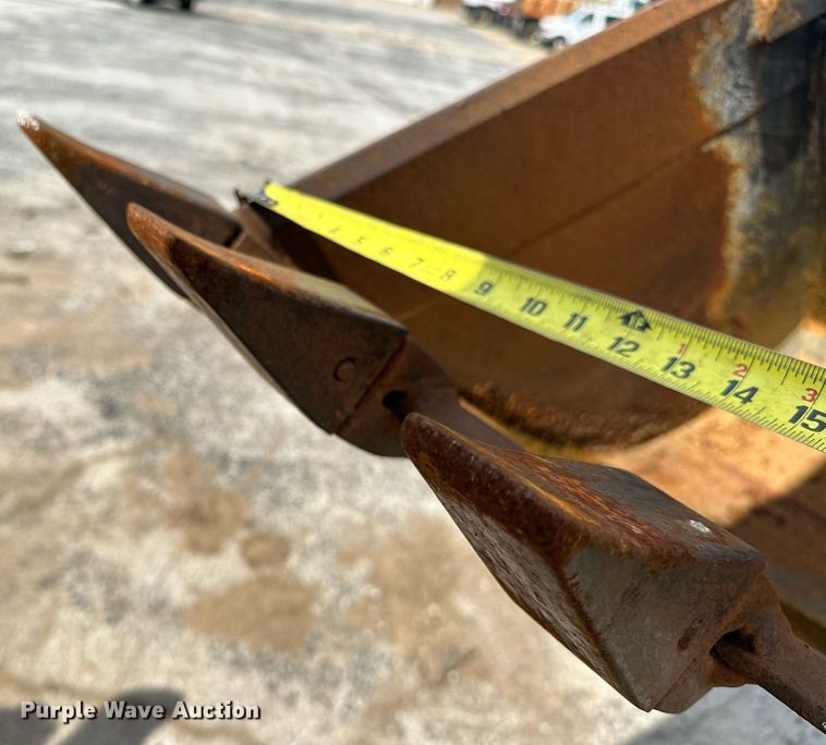 image for item EK0044 2004 New Holland LB75B backhoe