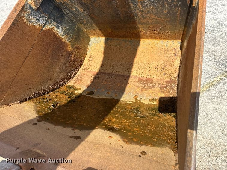 image for item EK0044 2004 New Holland LB75B backhoe