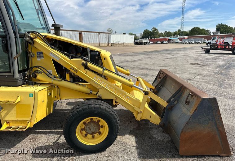 image for item EK0044 2004 New Holland LB75B backhoe