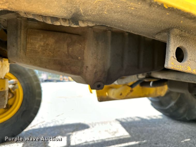 image for item EK0044 2004 New Holland LB75B backhoe