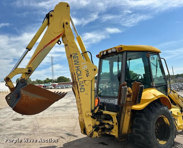 image for item EK0044 2004 New Holland LB75B backhoe
