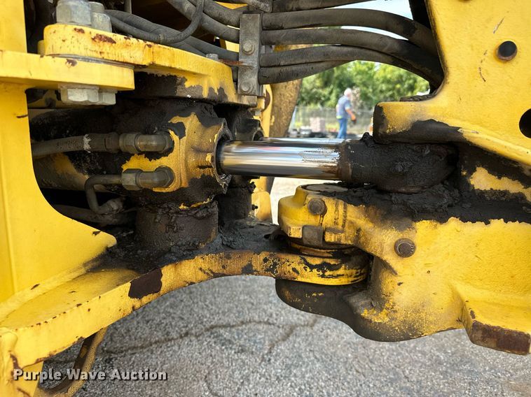 image for item EK0044 2004 New Holland LB75B backhoe