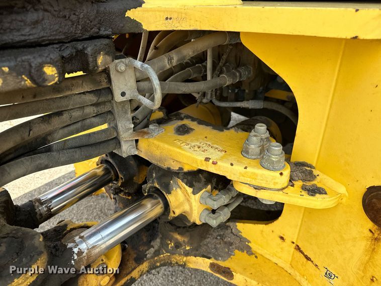 image for item EK0044 2004 New Holland LB75B backhoe