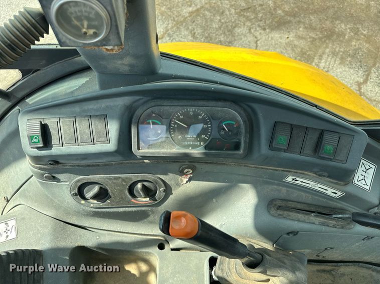 image for item EK0044 2004 New Holland LB75B backhoe