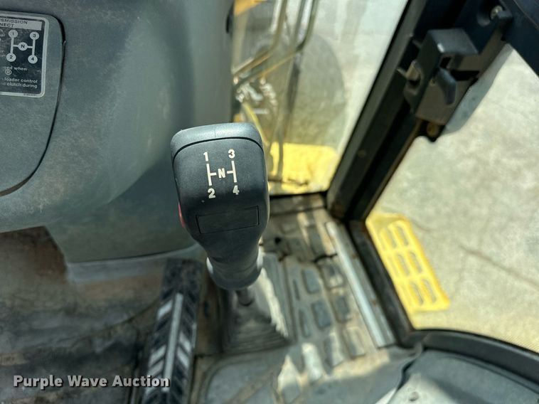 image for item EK0044 2004 New Holland LB75B backhoe