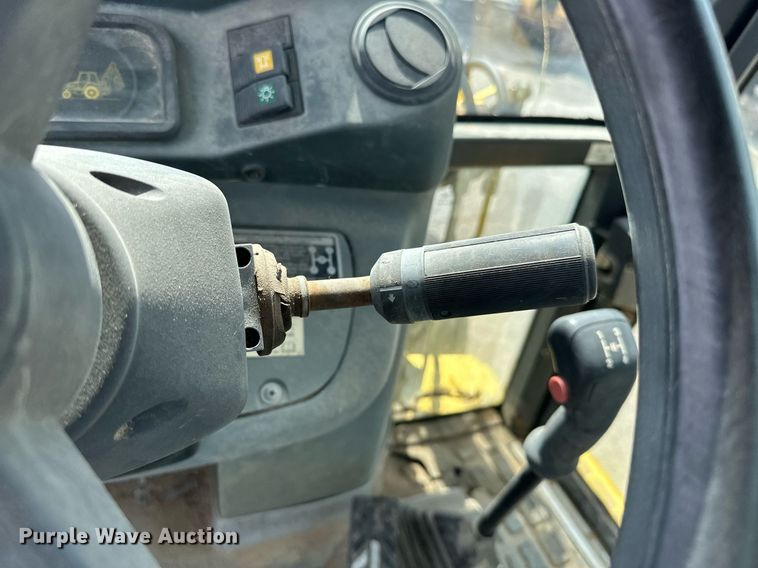 image for item EK0044 2004 New Holland LB75B backhoe