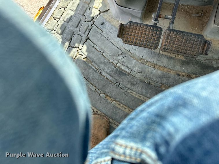 image for item EK0044 2004 New Holland LB75B backhoe