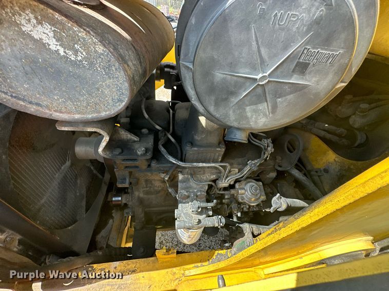 image for item EK0044 2004 New Holland LB75B backhoe