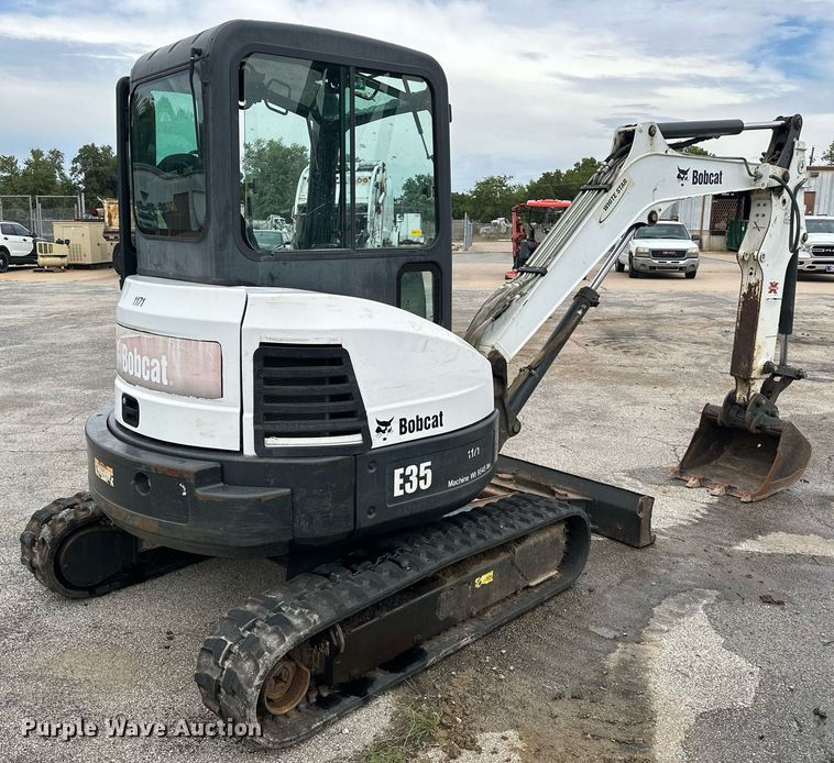 image for item EK0045 2012 Bobcat  E35 mini excavator