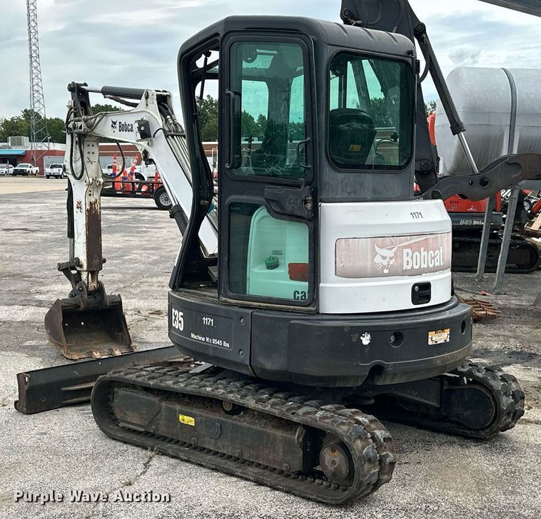 image for item EK0045 2012 Bobcat  E35 mini excavator