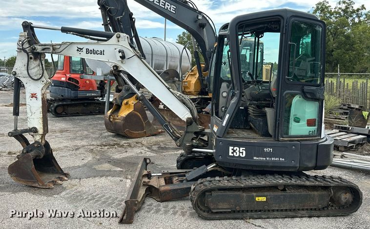 image for item EK0045 2012 Bobcat  E35 mini excavator