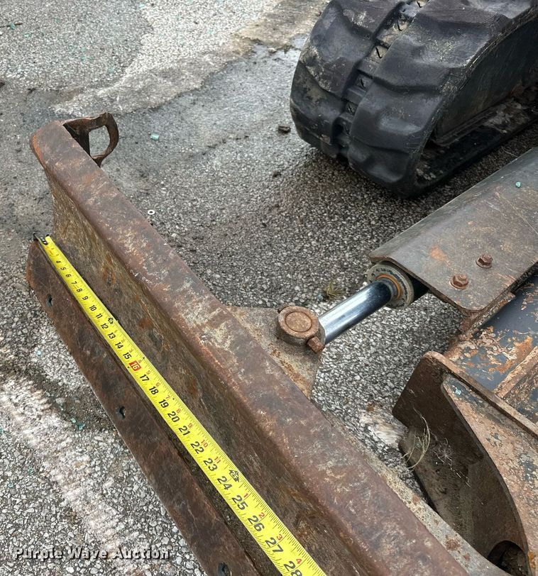 image for item EK0045 2012 Bobcat  E35 mini excavator