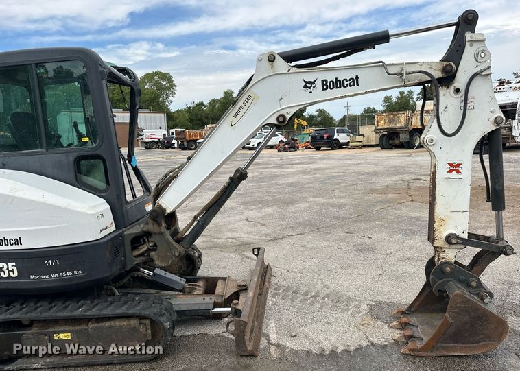 image for item EK0045 2012 Bobcat  E35 mini excavator