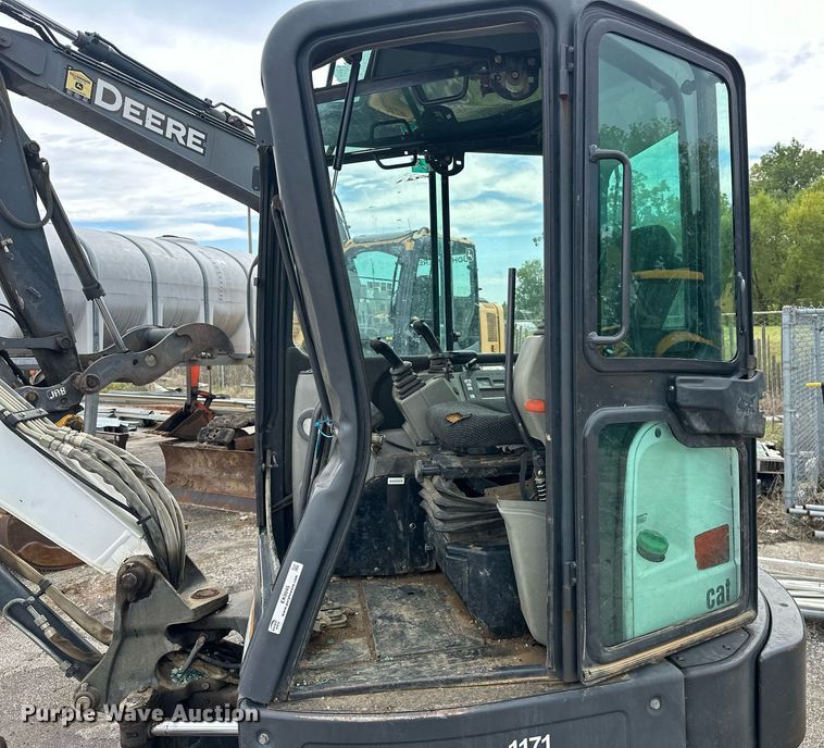 image for item EK0045 2012 Bobcat  E35 mini excavator