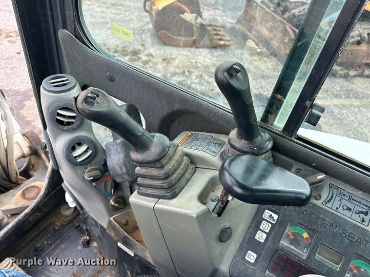 image for item EK0045 2012 Bobcat  E35 mini excavator