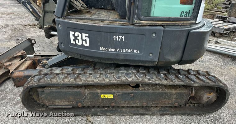 image for item EK0045 2012 Bobcat  E35 mini excavator