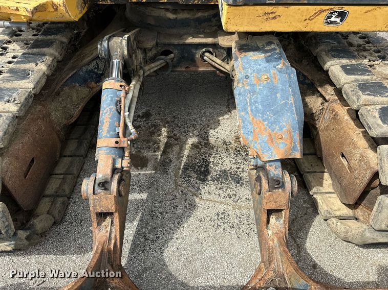 image for item EK0046 2012 John Deere FF135DX excavator