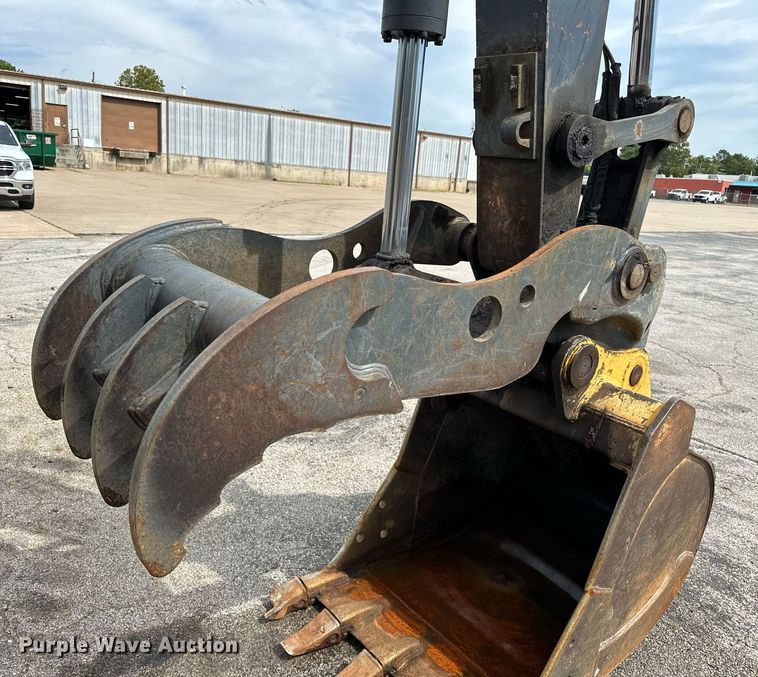 image for item EK0046 2012 John Deere FF135DX excavator