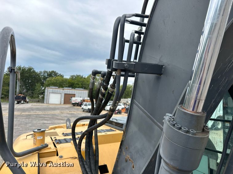 image for item EK0046 2012 John Deere FF135DX excavator