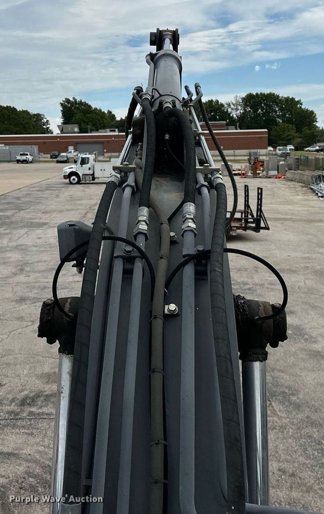 image for item EK0046 2012 John Deere FF135DX excavator