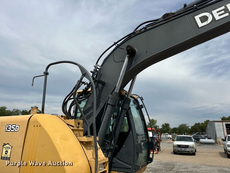 image for item EK0046 2012 John Deere FF135DX excavator