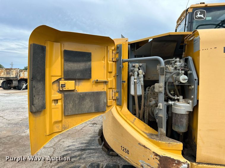 image for item EK0046 2012 John Deere FF135DX excavator