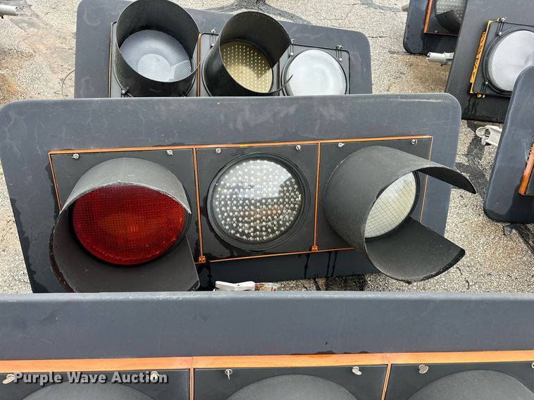 image for item EK0048 (4) traffic lights 