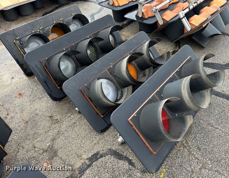 image for item EK0049 (4) traffic lights 