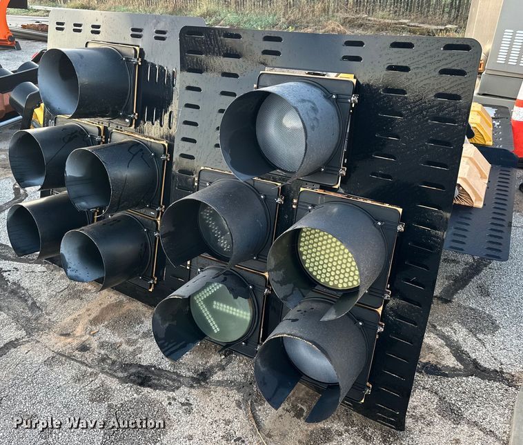 image for item EK0051 (2) traffic lights 