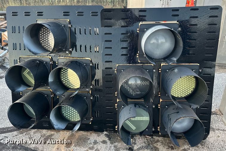 image for item EK0051 (2) traffic lights 