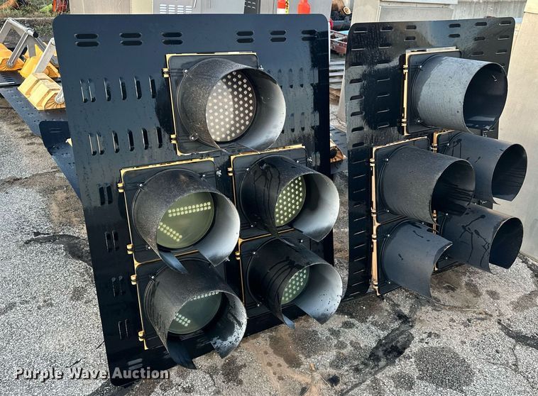 image for item EK0051 (2) traffic lights 