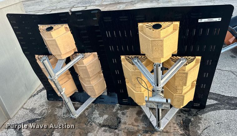 image for item EK0051 (2) traffic lights 