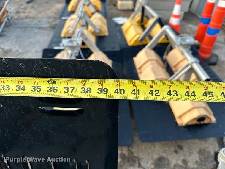 image for item EK0051 (2) traffic lights 